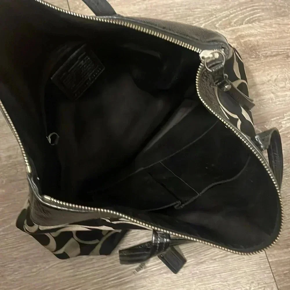 COACH Black Signature Canvas Patent Laura Tote Handbag Purse Y2K